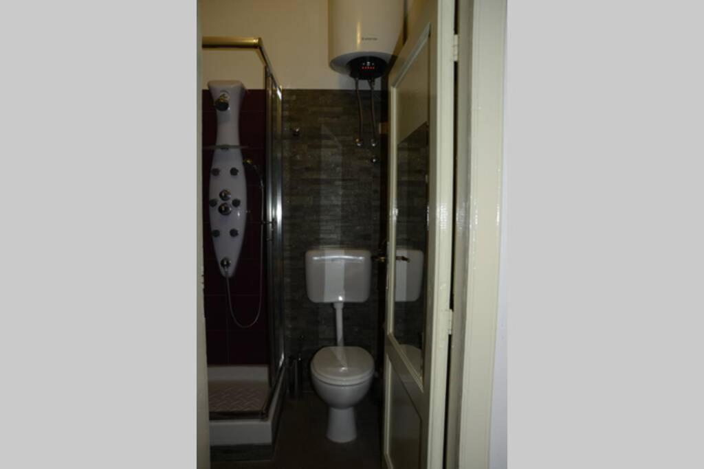 "Little Sicilian Home"-Room With A Private Bathroom & Kitchen -Fridge - And Shared A Beautiful Terrace On Hostel Taormina Center Esterno foto
